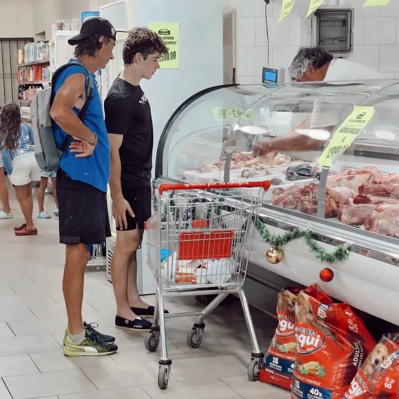 COLAPINTO CON ALPARGATAS DE GRINGA CALZADOS