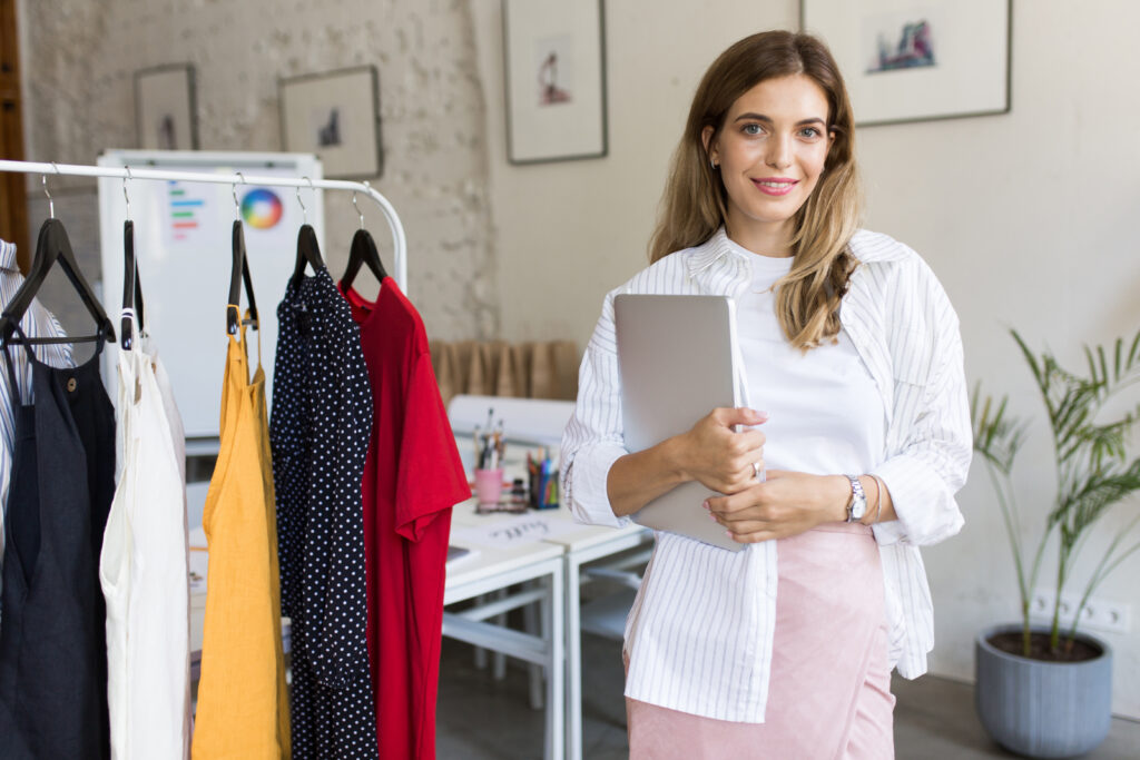 DUEÑA DE TIENDA DE INDUMENTARIA