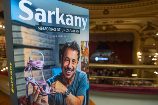 RICKY SARKANY PRESENTA LIBRO AUTOBIOGRAFIA