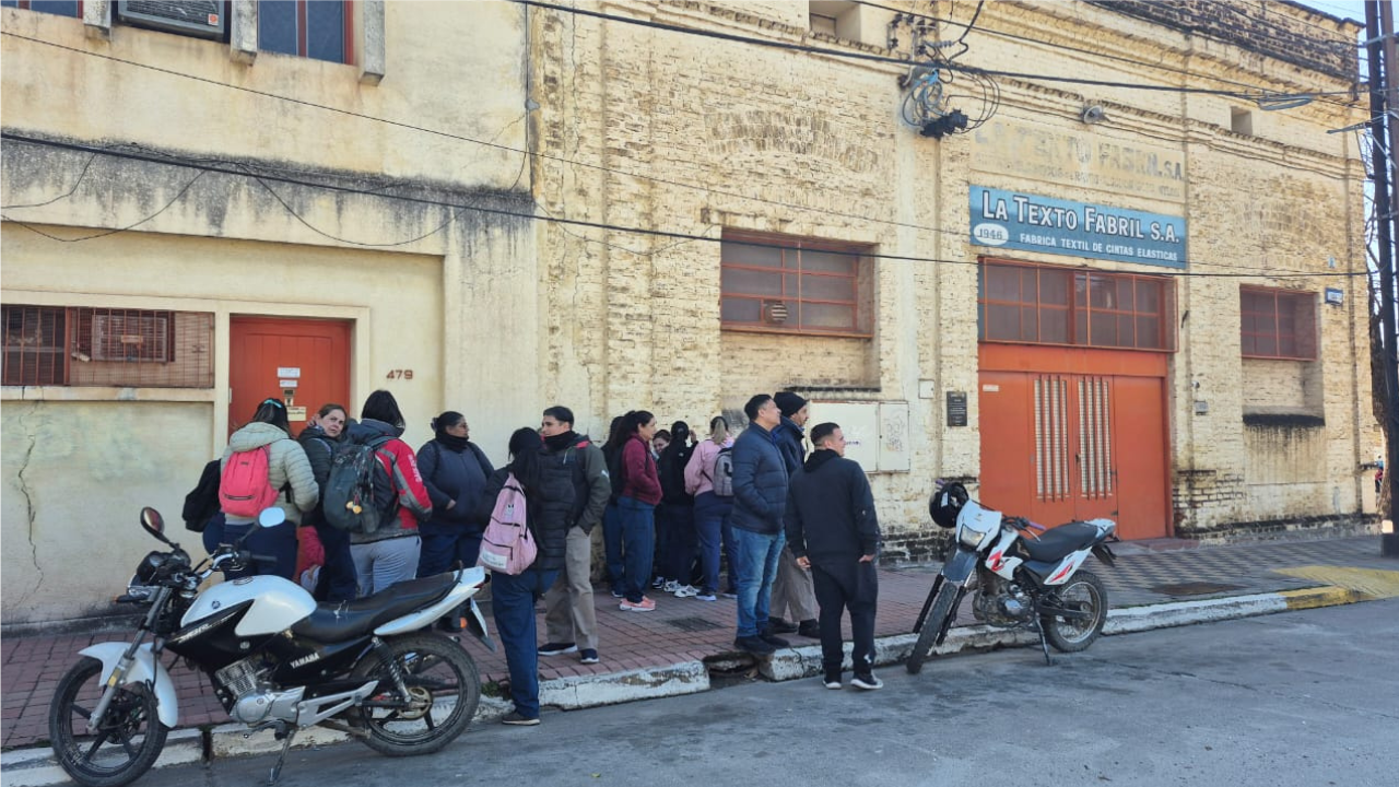 TEXTO FABRIL CIERRA EN CORDOBA ALTA GRACIA