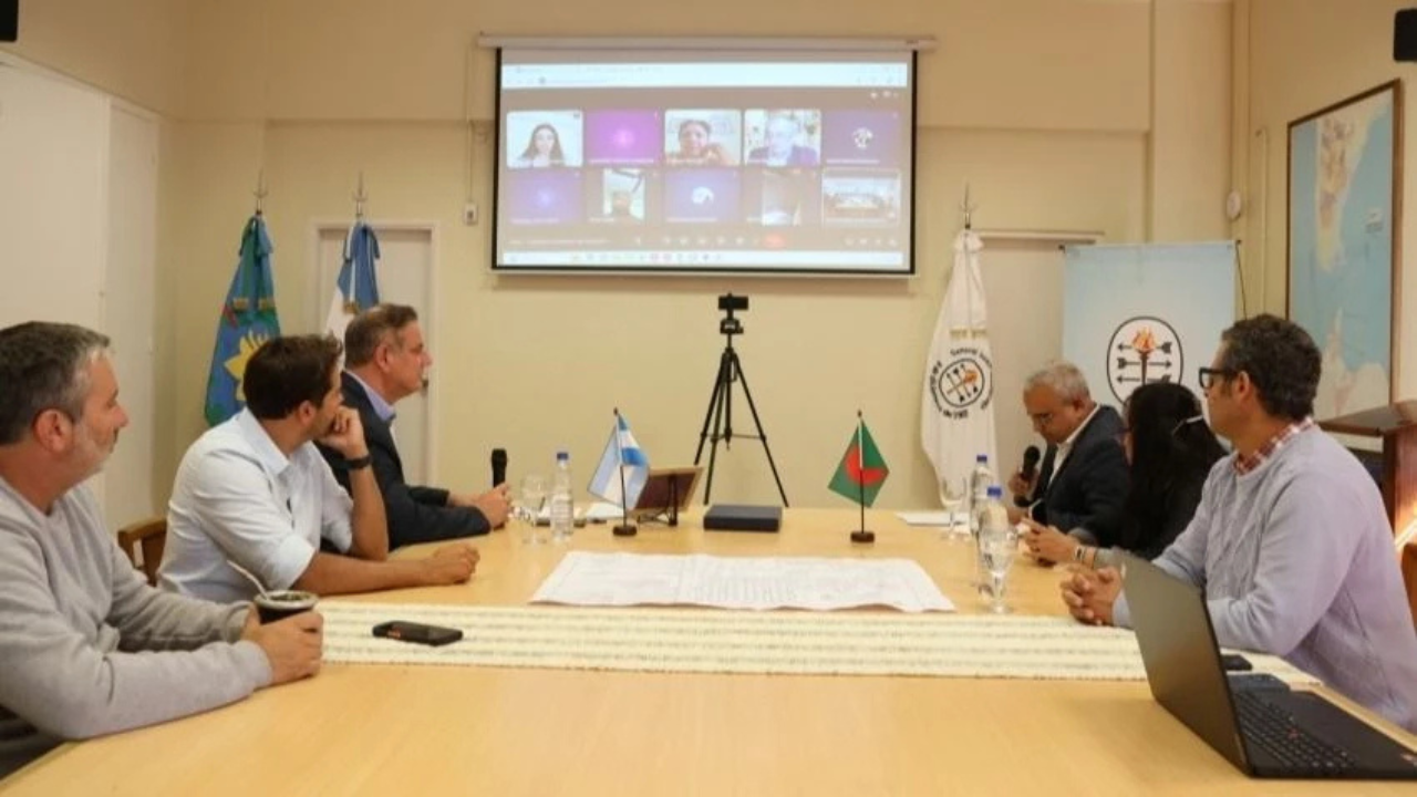 GENERAL MADARIAGA Y BANGLADESH FIRMAN UN ACUERDO PARA CREAR UN POLO TEXTIL