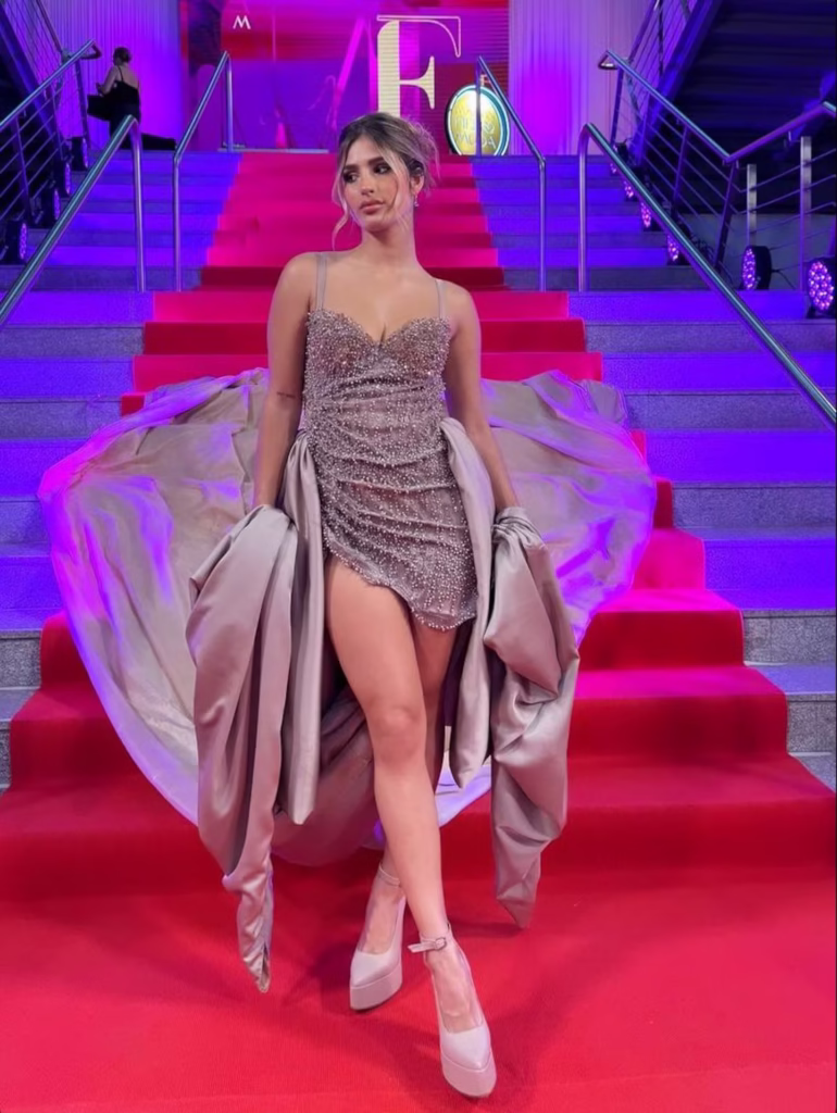 JULIETA POGGIO EN LOS PREMIOS MARTIN FIERRO DE LA MODA