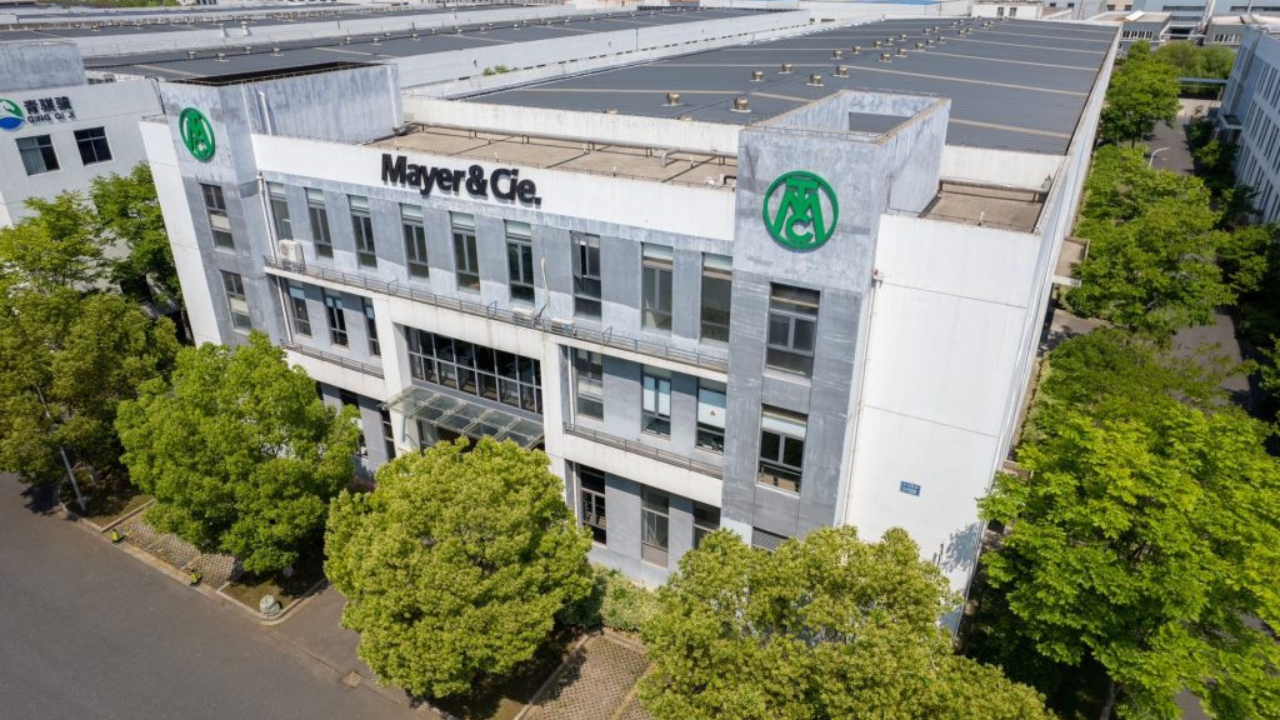 LA EMPRESA ALEMANA DE MAQUINAS TEXTILES MAYER & CIE SALE A COMPETIR NUEVAMENTE