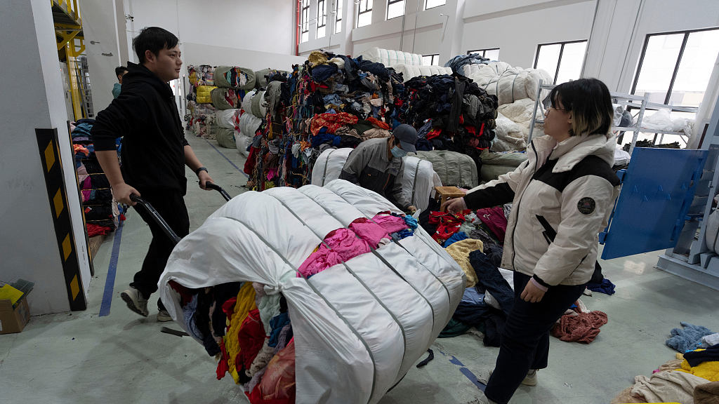 MAQUINA CON INTELIGENCIA ARTIFICIAL PARA CLASIFICAR ROPA DE RECICLAJE 4