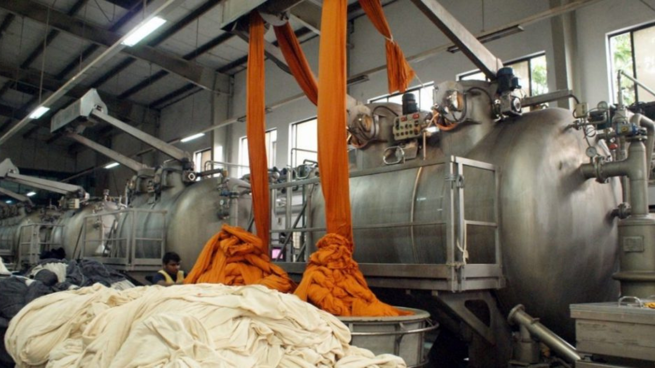 Científicos argentinos crean un sistema biológico para tratar efluentes textiles del teNido