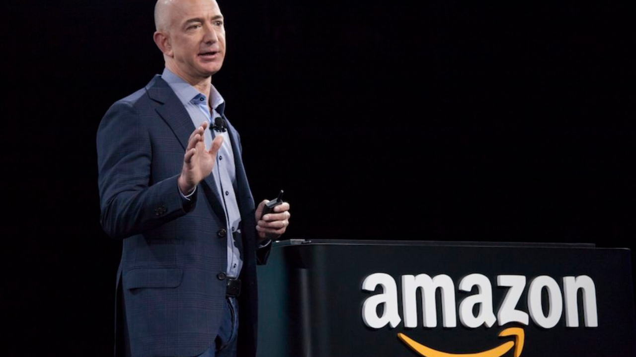 JEFF BEZOS EL DUEÑO DE AMAZON INVIERTE MILLONES EN LA SOSTENIBILIDAD DE LA INDUSTRIA TEXTIL Y MODA
