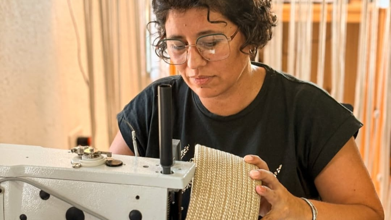 YANINA BOSQUINI ES EMPRENDEDORA TEXTIL DUEÑA DE QUITON Y PRODUCE PARA TODO EL PAIS DESDE BERROTARAN CORDOBA