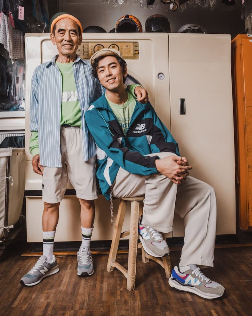 UNA PAREJA DE ABUELOS DE TAIWAN SE VOLVIERON VIRALES EN EL MUNDO DE LA MODA POR REUTILIZAR LA ROPA OLVIDADA EN SU LAVANDERIA