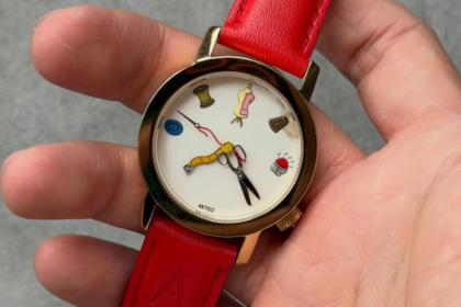 AKTEO LA MARCA FRANCESA DE RELOJES QUE CREO UNA COLECCION INSPIRADA EN EL DISEÑO LA SASTRERIA Y LA COSTURA