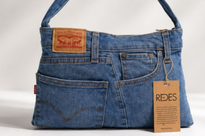 LEVIS RECYCLE LA CAMPAÑA QUE RECOLECTA JEANS USADOS PARA CREAR NUEVOS PRODUCTOS Y FOMENTAR LA ECONOMIA CIRCULAR CON IMPACTO SOCIAL