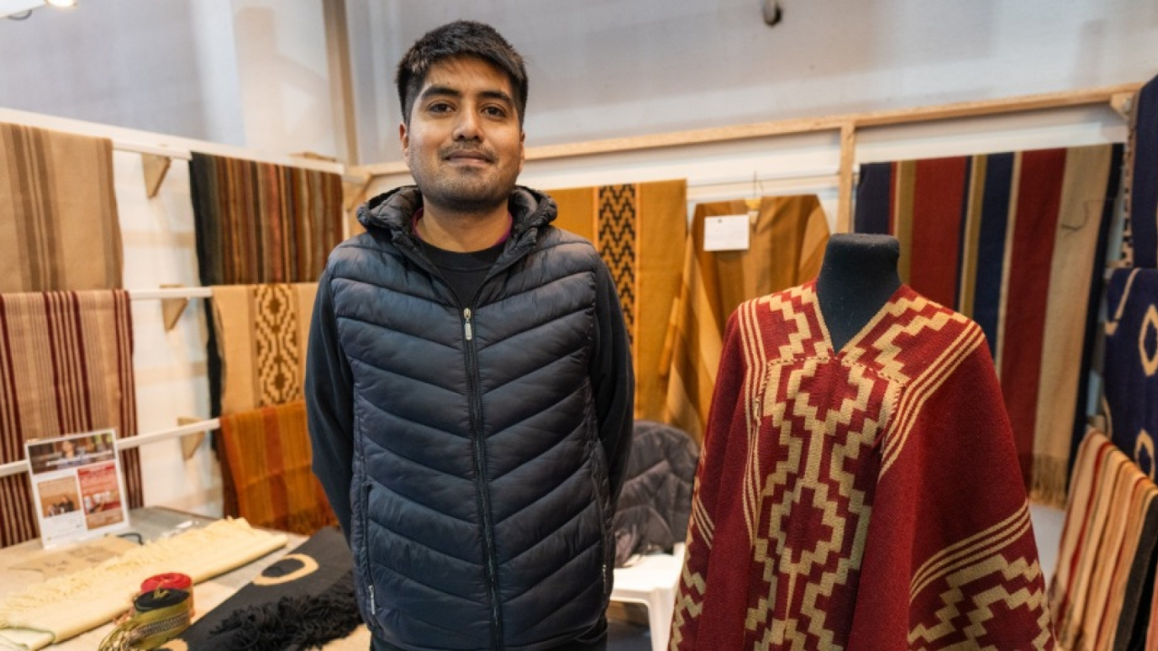 Los ponchos catamarqueños conquistan Europa con sus técnicas textiles ancestrales