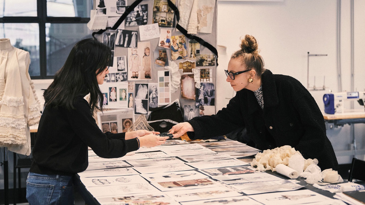 Día del Diseñador de Indumentaria y Textil el trabajo detrás de las prendas que definen la moda