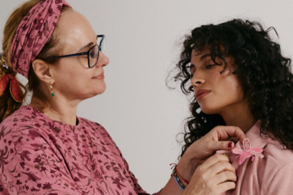 Juana de Arco la marca argentina que llevó el arte textil y la artesanía del color a sus prendas