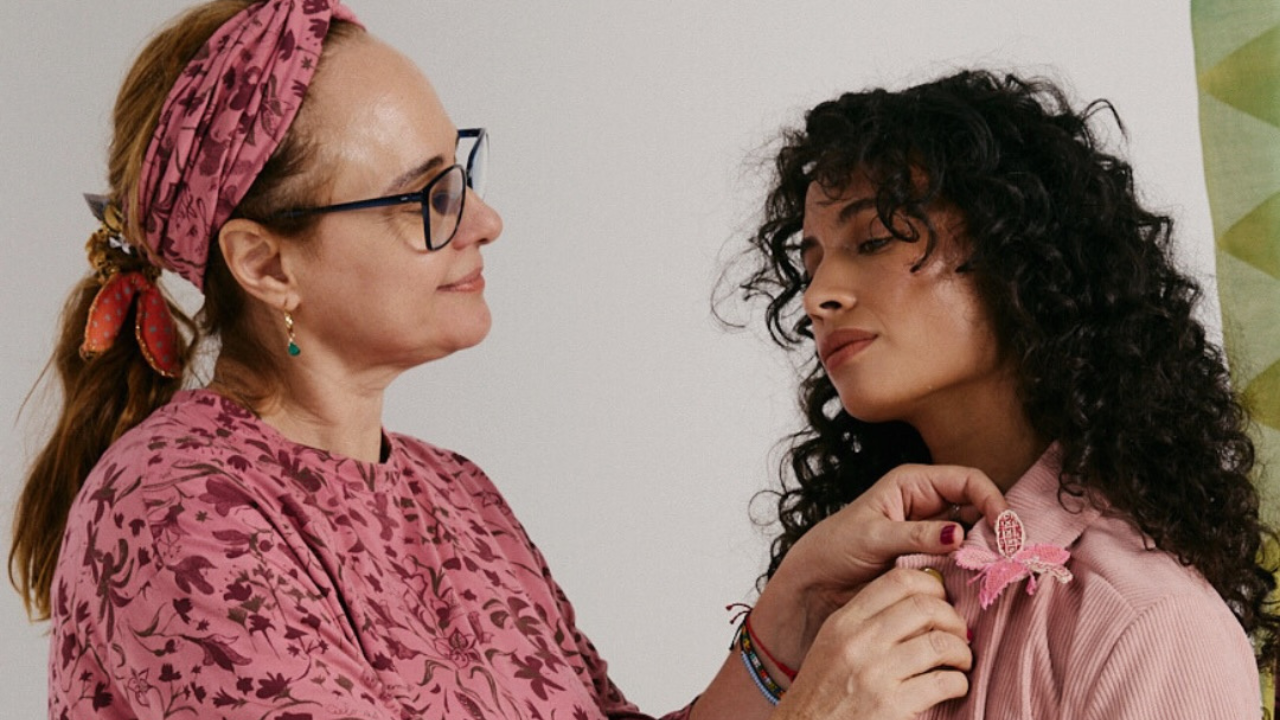 Juana de Arco la marca argentina que llevó el arte textil y la artesanía del color a sus prendas