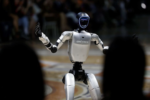 Robots en la pasarela de Vogue World Milano ¿qué futuro le espera a la creatividad humana