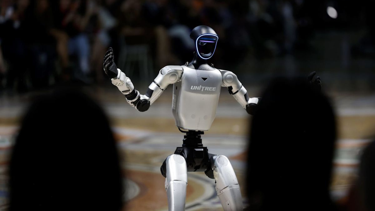 Robots en la pasarela de Vogue World Milano ¿qué futuro le espera a la creatividad humana