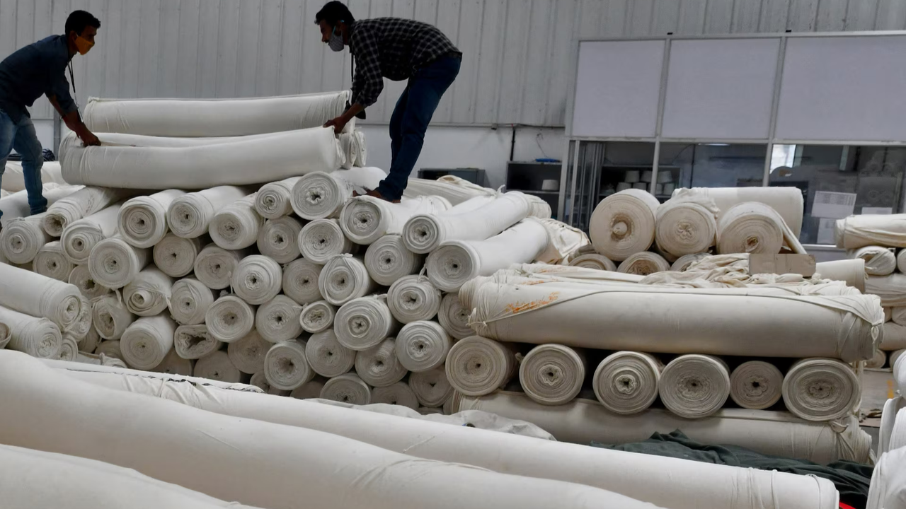 India combina medidas para reducir costos textiles y proteger sus exportaciones