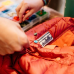 Patagonia promueve la reparación de prendas para reducir el descarte textil