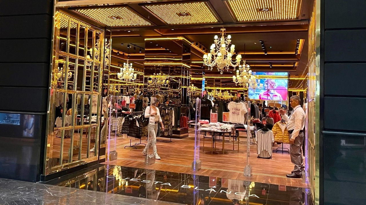 Una marca de moda femenina busca personal para la apertura de un nuevo local en Mar del Plata