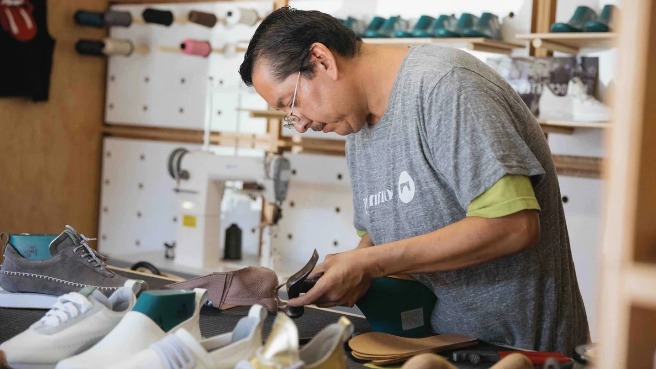 Zapatazo en Plaza de Mayo fabricantes regalarán 1000 pares de zapatos por la crisis en la industria